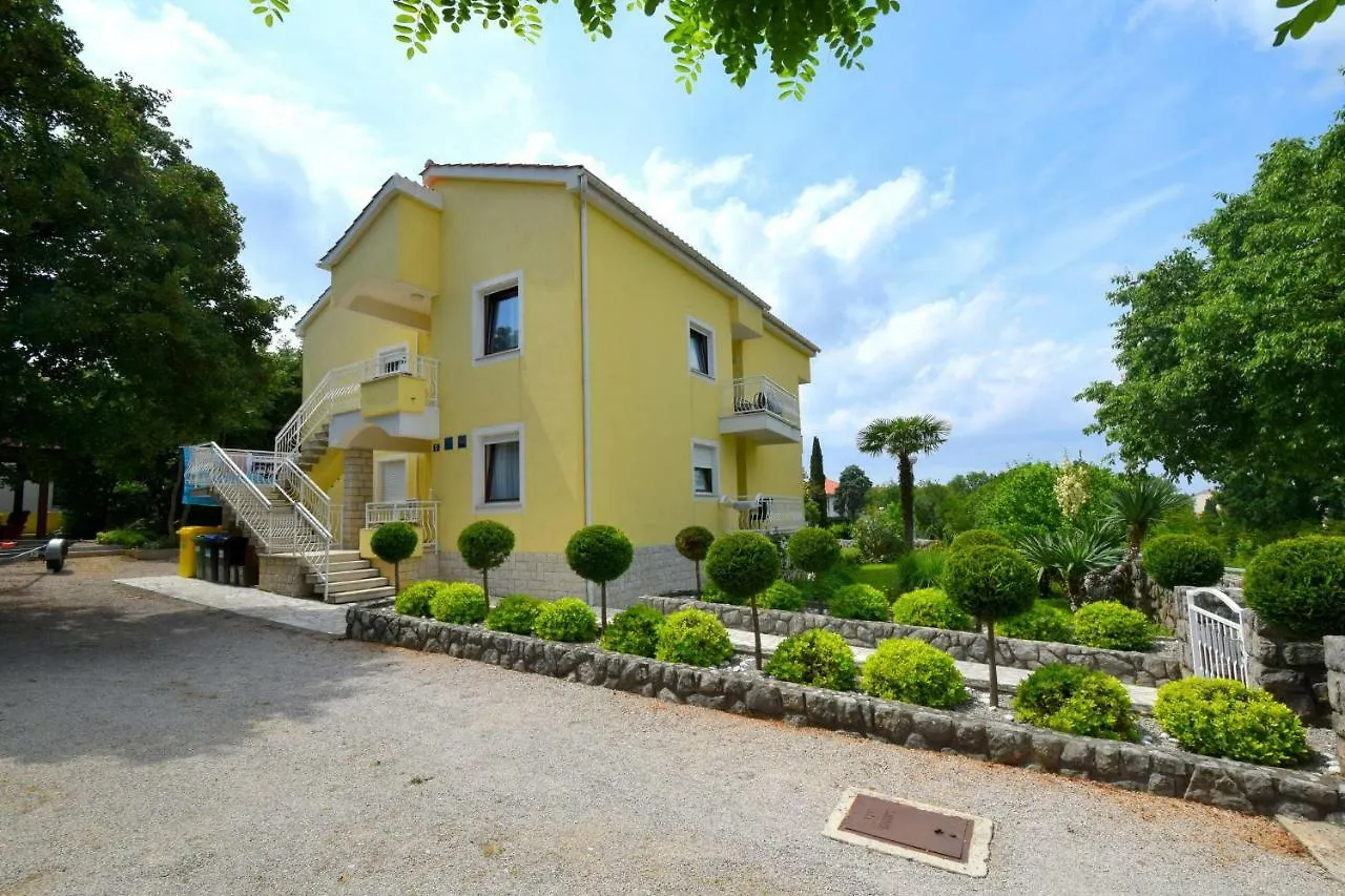 Apartments Andrea Malinska
